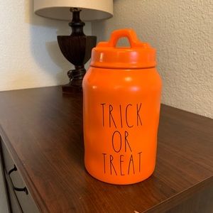 Tae dunn trick or treat canister